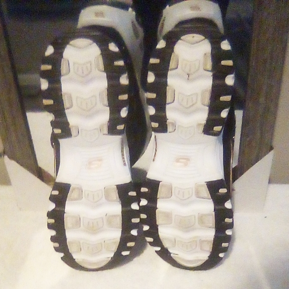 Brand New Sketcher's D' Lites Black,White & Gold Size 8.5 - Picture 8 of 8